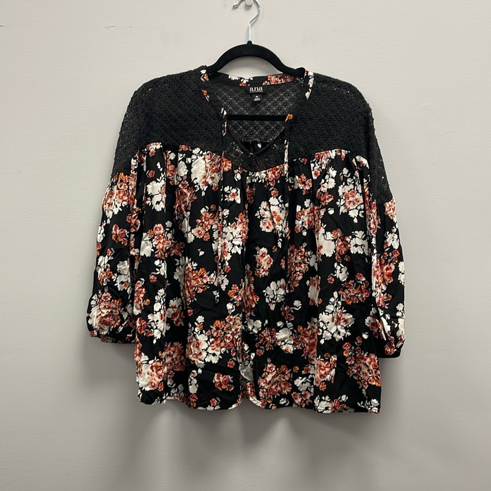 “A.N.A.” “A New Approach” Size XL Balloon Sleeve Cropped Floral Blouse